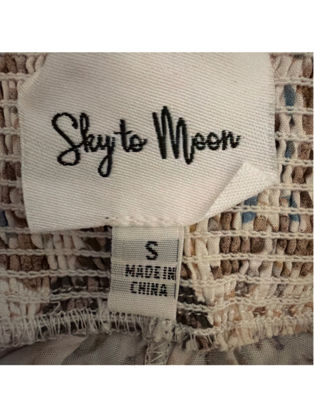 NWOT Women's Boho Sky to Moon Beige Brown Patterned Smocked Waist Shorts S - Picture 3 of 3